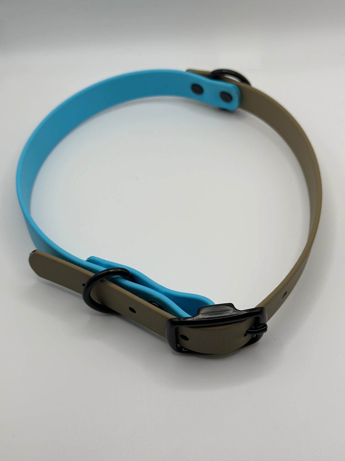 Two Toned Adjustable Collar